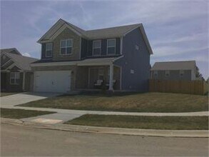 Building Photo - 2325 Foster Dr