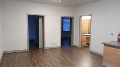 Building Photo - 16512 Centerpark Ct