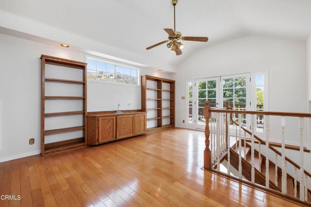 Building Photo - 1034 E Cypress Ave