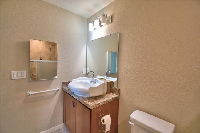 Building Photo - 605 Vittorio Dr