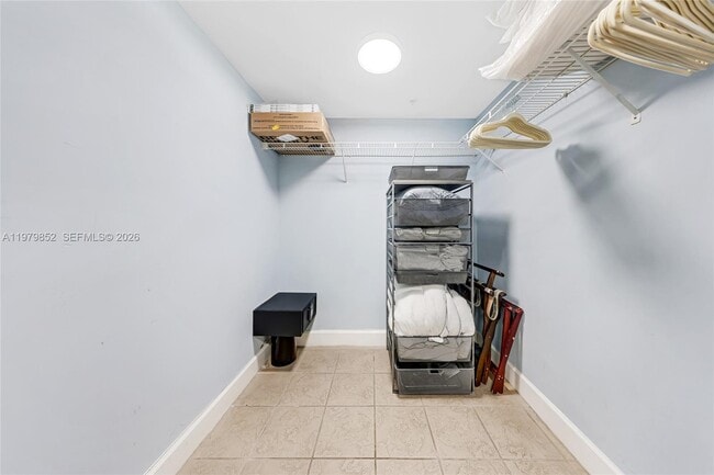 Building Photo - 2951 S Bayshore Dr