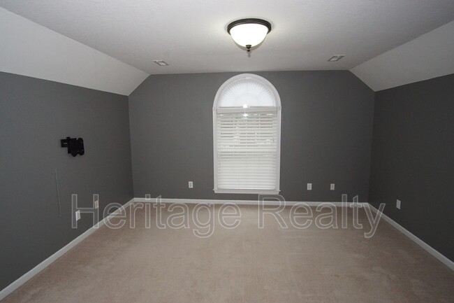 Building Photo - 11100 Autumn Hollow Ln