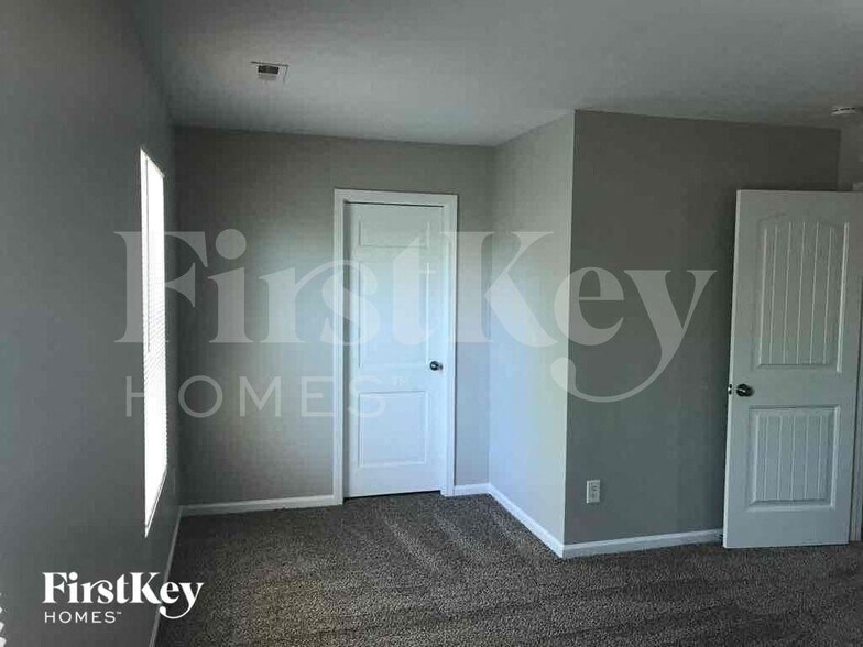 Building Photo - 232 Morning Dew Dr