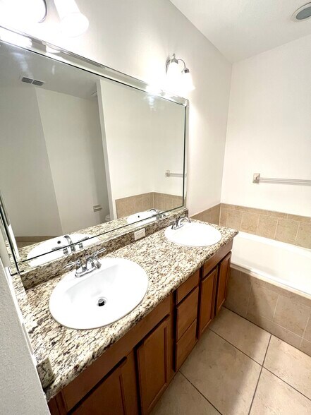 Building Photo - 10411 Belfry Cir