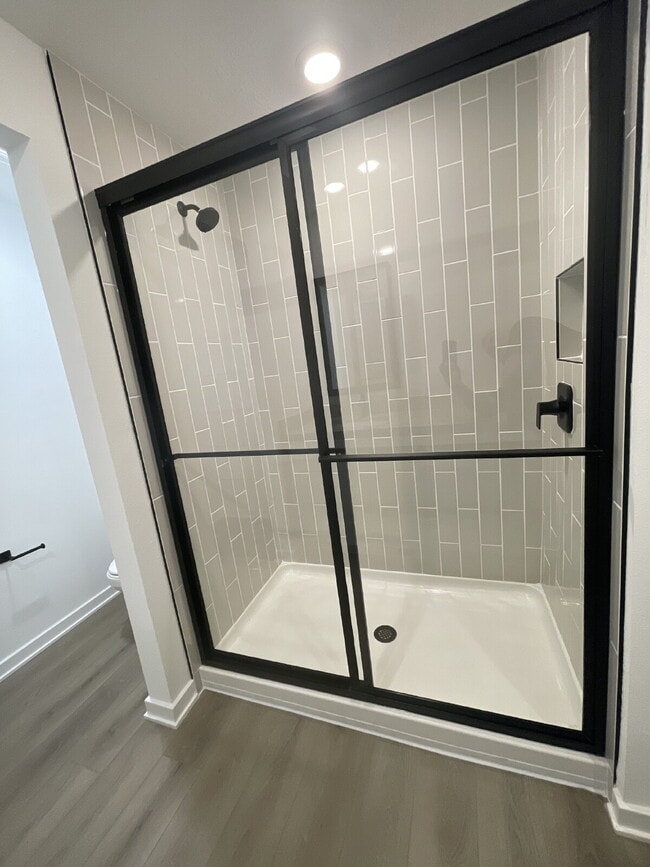 Building Photo - 1270 Ahoy Ave