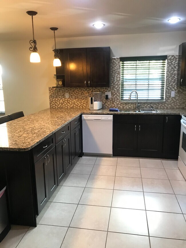 view of kitchen - 1473 NE 48th St