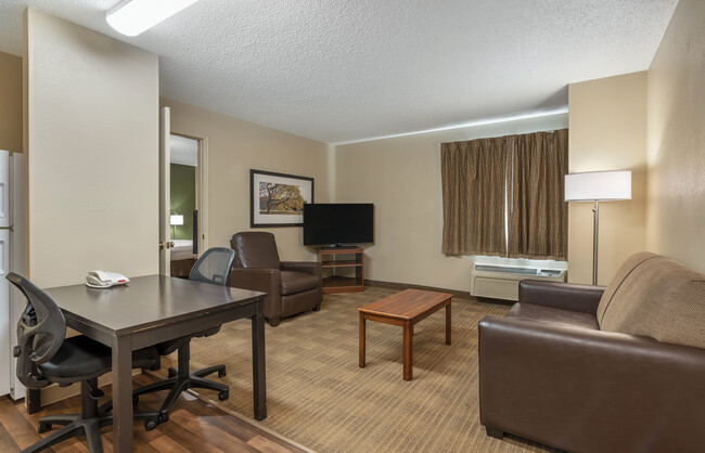 Building Photo - Furnished Studio-Indianapolis - Northwest ...