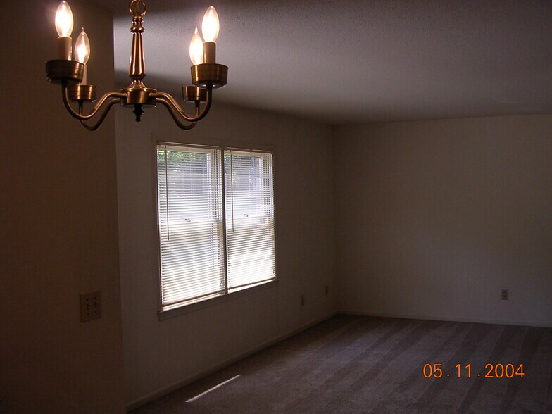 Building Photo - 703 S Chapman St