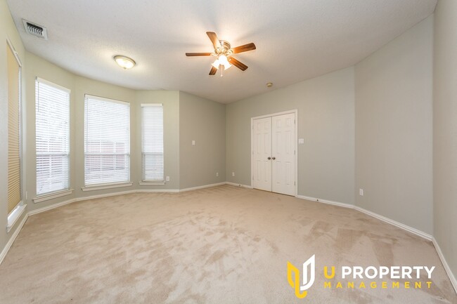 Building Photo - Great location, nice community! Make it yo...