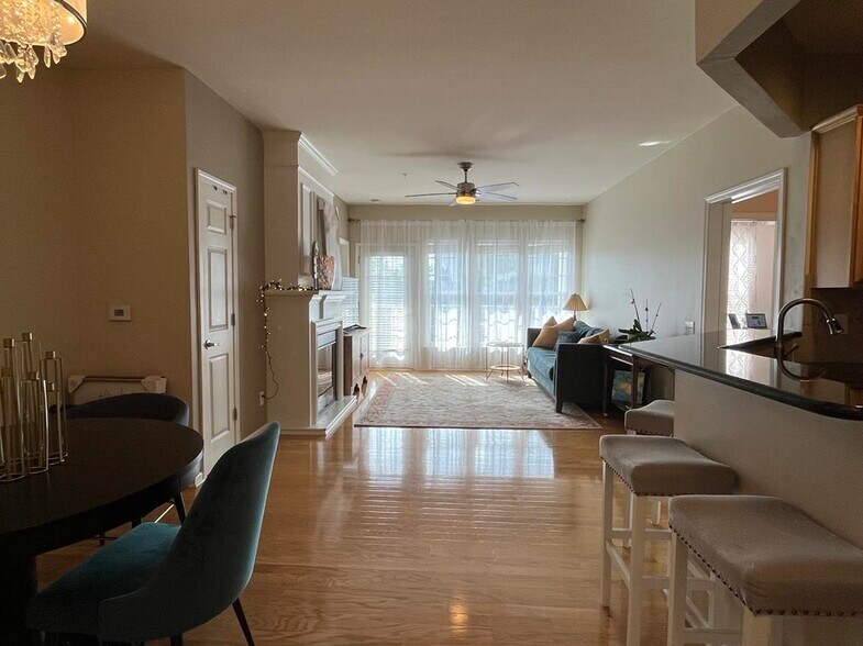 Building Photo - 14827 Santa Lucia Dr