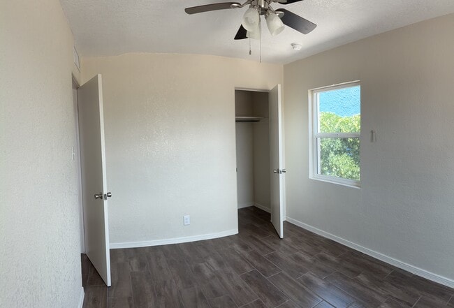 Building Photo - 608 Barcelona Dr