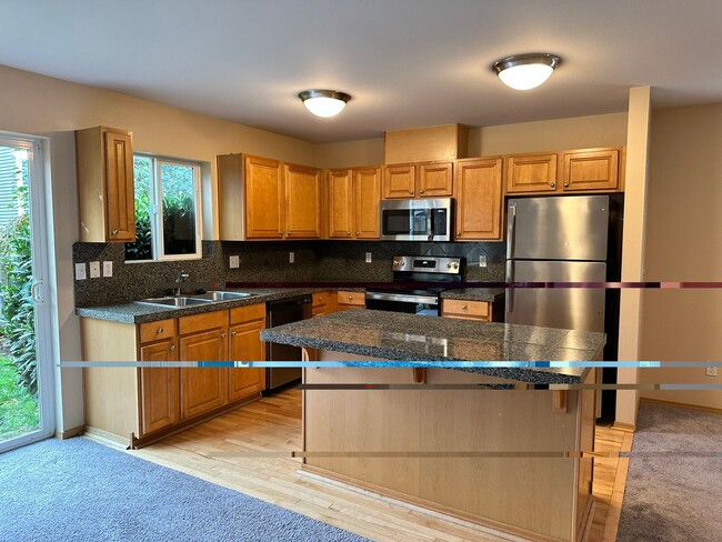 Building Photo - 2 Bd / 2.5 Ba Maple Valley Townhouse