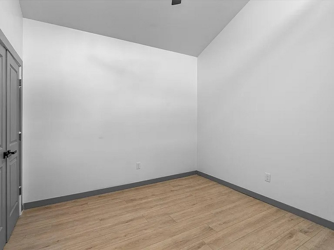 Building Photo - 3422 Birchwood Dr