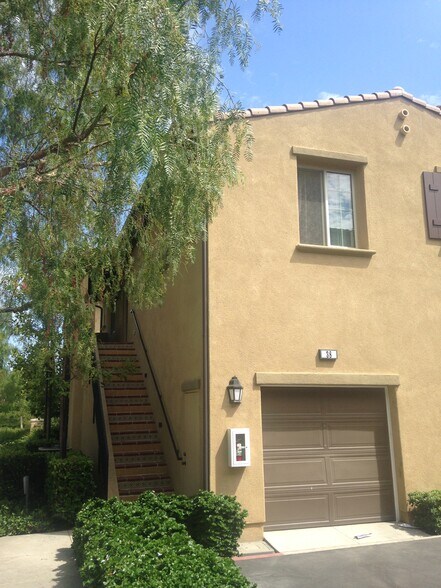 Building Photo - 38 Cienega