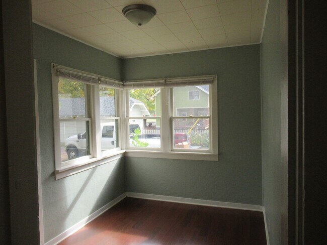 Building Photo - Cute Home in Whitefish with Yard & Storage