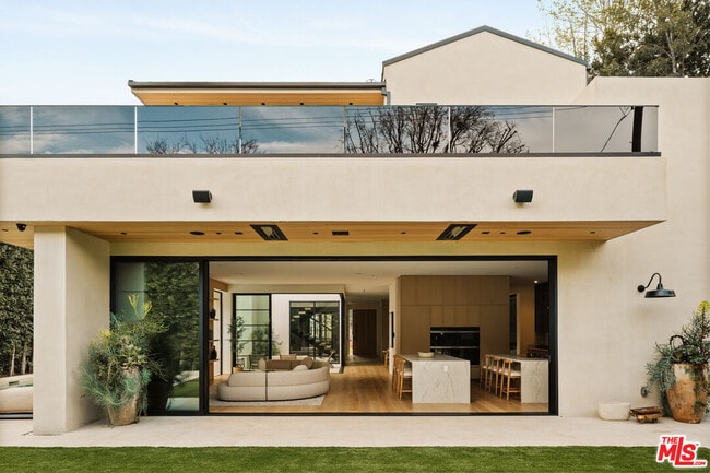 Building Photo - 11937 Addison St