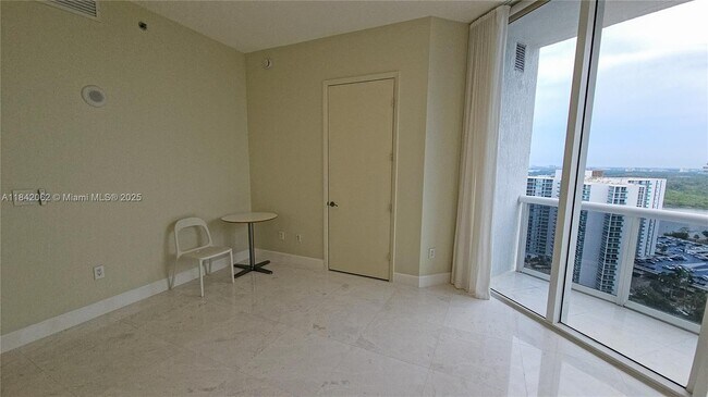 Building Photo - 15901 Collins Ave