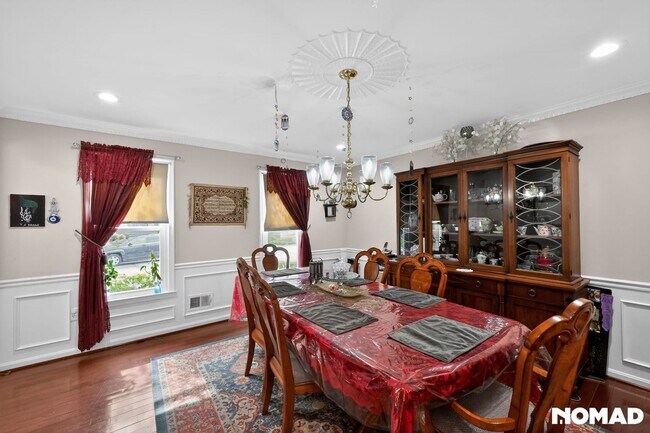 Building Photo - Spacious 4BR House in Germantown