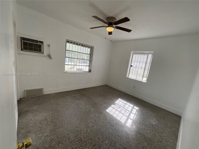 Building Photo - 661 NE 138th St