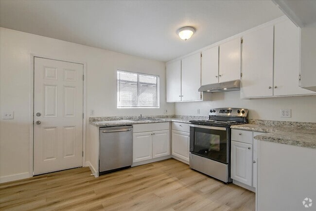 Building Photo - 9223 Langdon Ave