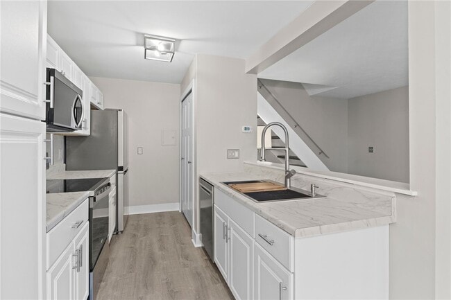 Building Photo - 34 Arrowhead Way S