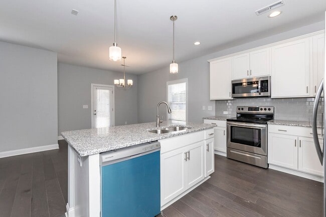 Building Photo - Brand New Single Family Home!