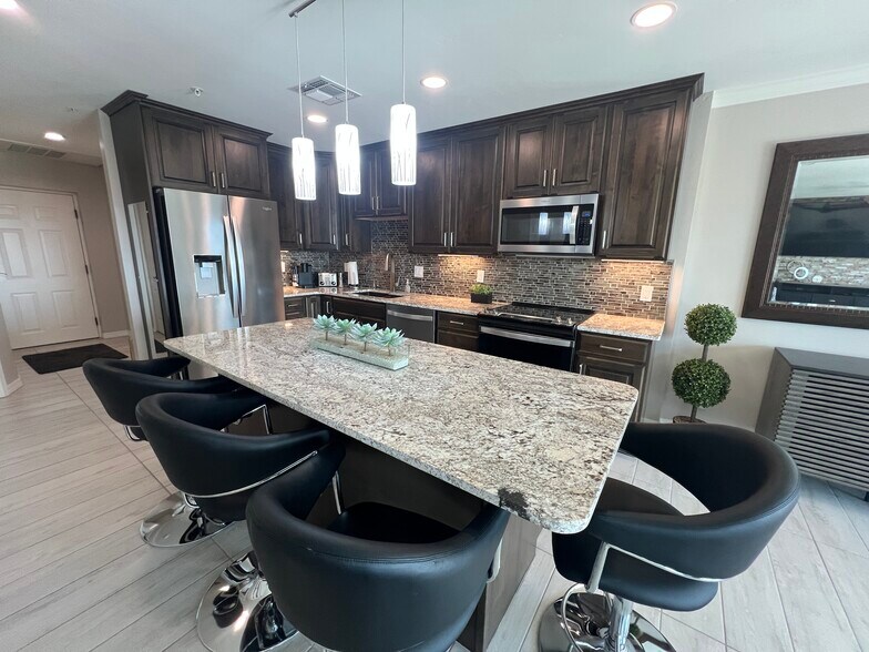GRANITE KITCHEN - 777 Harrah Way