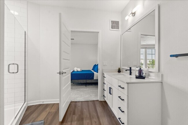 Building Photo - 1223 E Plant St