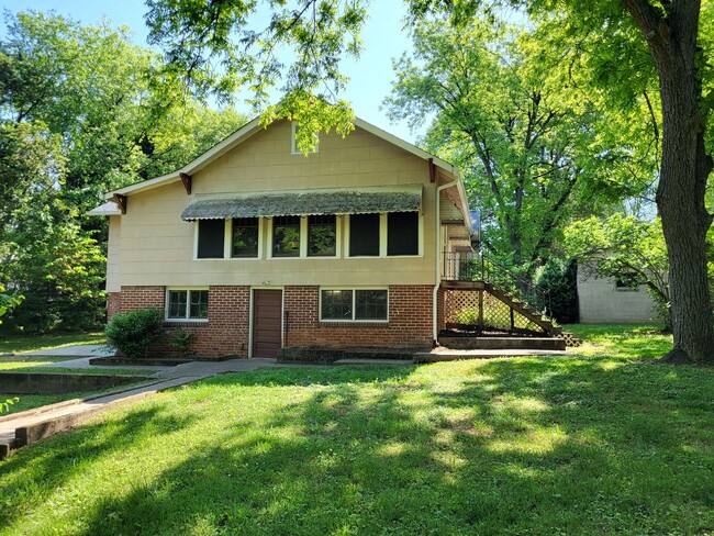 Building Photo - 1920s house in Mooresville