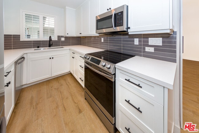 Building Photo - 610 Orlando Ave