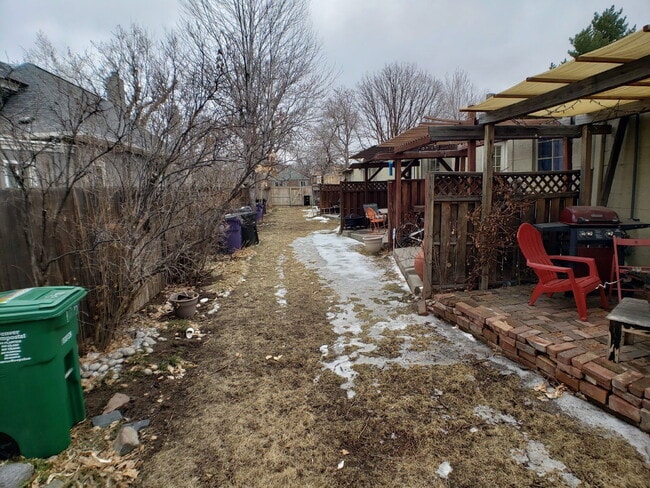 Building Photo - 123 E Exposition Ave