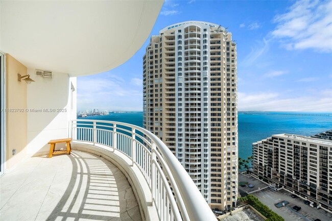 Building Photo - 848 Brickell Key Dr