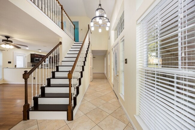 Building Photo - 18311 Oak Hampton Dr