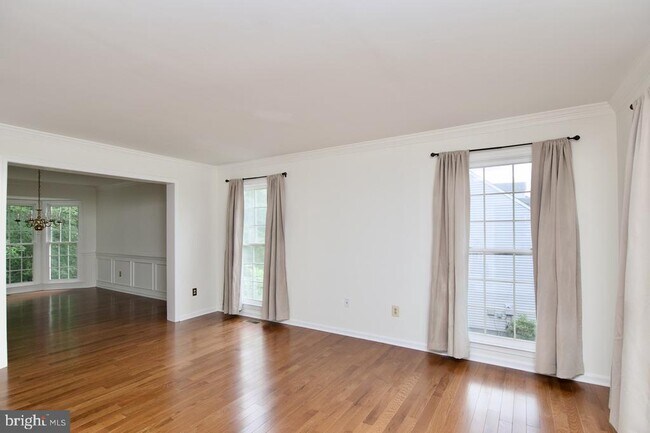 Building Photo - 8614 Oak Chase Cir