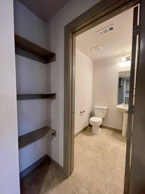 Building Photo - 3414 Glen Rd