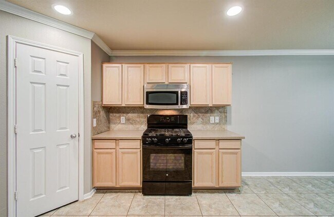 Building Photo - 4823 Upland Dale Ct