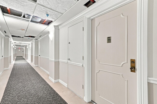 Building Photo - 2121 N Ocean Blvd