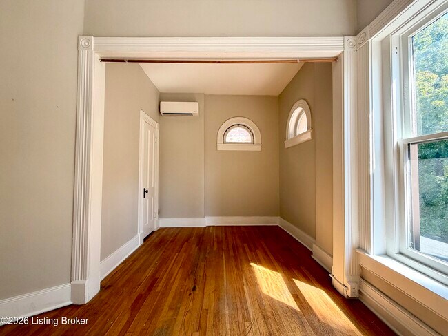 Building Photo - 1466 St James Ct