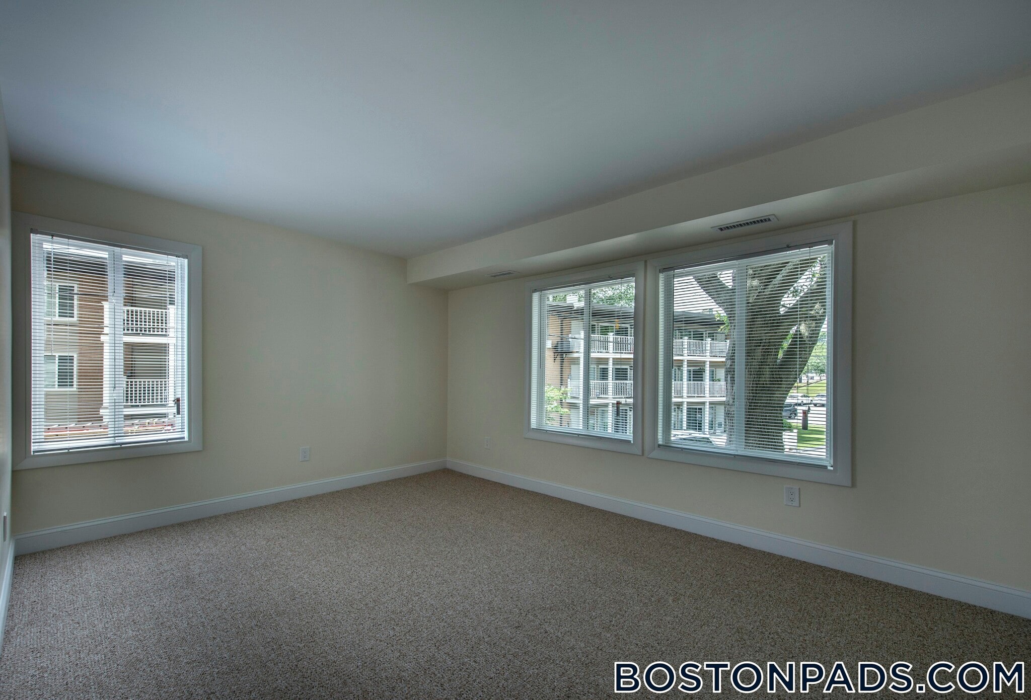 Building Photo - 18 Westgate Dr