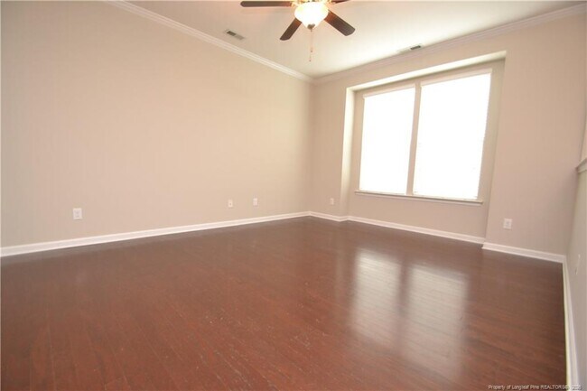 Building Photo - 327 Dove Cottage Ln
