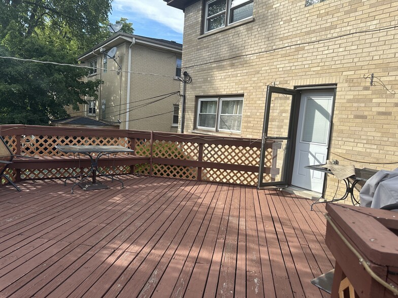 Patio Deck - 1336 N Northwest Hwy