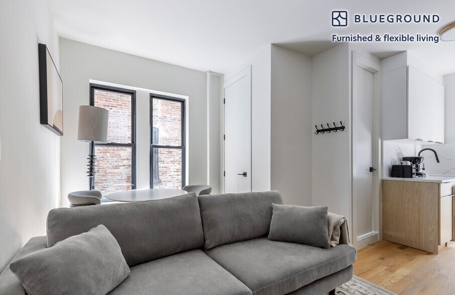 Building Photo - 308 E 78th St