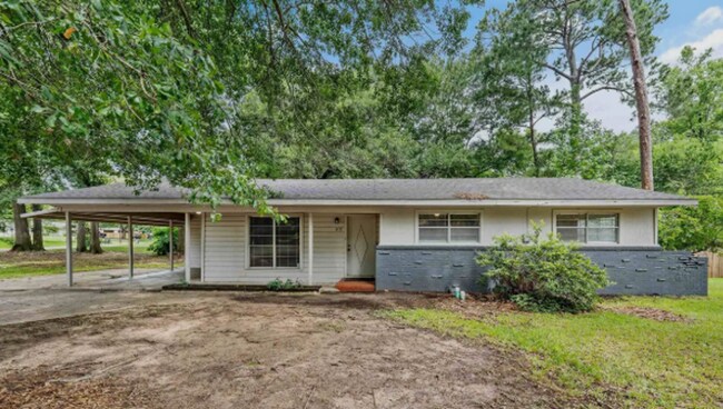 Building Photo - 3 bedroom, 2 bath home minutes from Stephen F. Austin State University