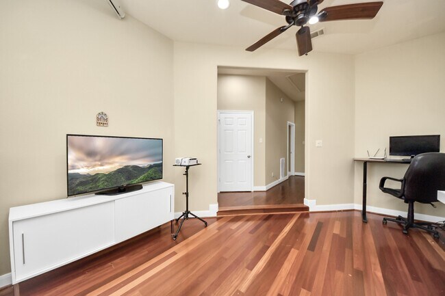 Building Photo - 10342 Solitaire Cir