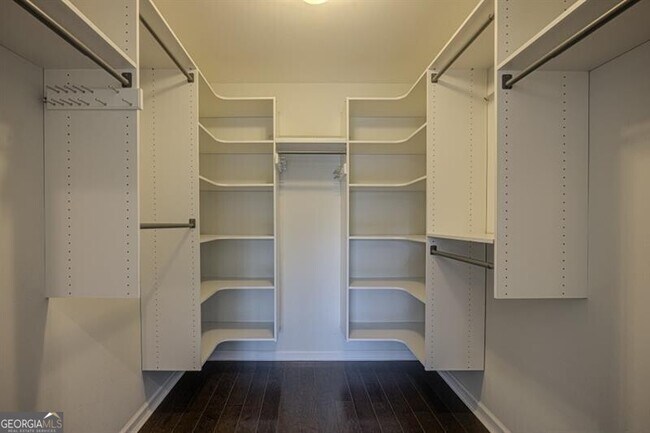 Building Photo - 3275 Lenox Rd NE