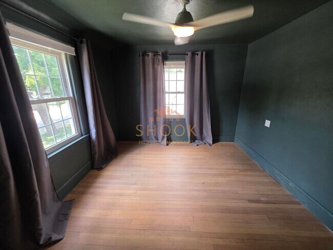 Building Photo - AVAILABLE JANUARY 2027 - BEAUTIFUL AND UNIQUE 4 BR HOME ACROSS CAMPUS