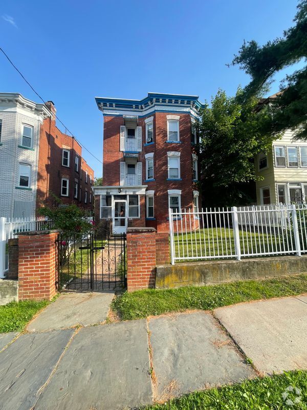 Building Photo - 119 Shultas Pl