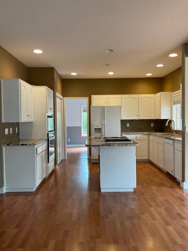Primary Photo - Beautiful House in Desirable South Gateway...