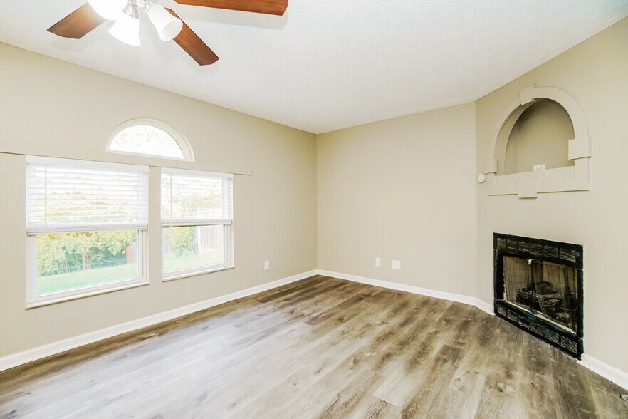 Building Photo - 1667 Eastbrook Dr N