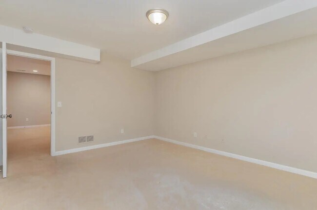 Building Photo - 1703 Cottontail Dr